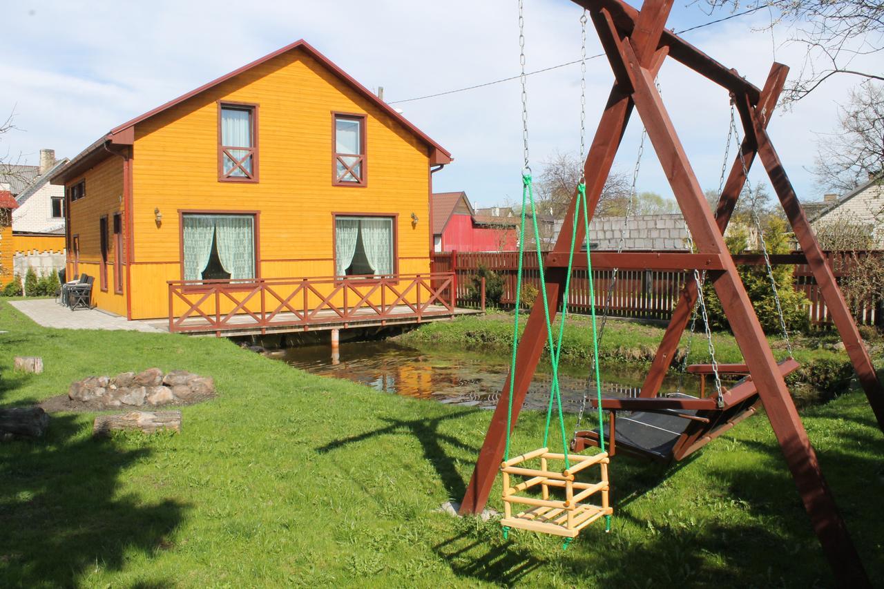 Hotel Viesu Nams Amrai Ventspils Exterior foto